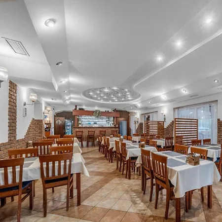 Raketa Residence, Restaurant & 3*