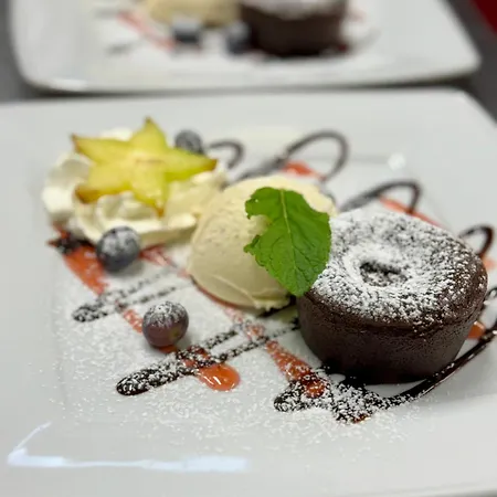 Raketa Residence, Restaurant & Guest house
