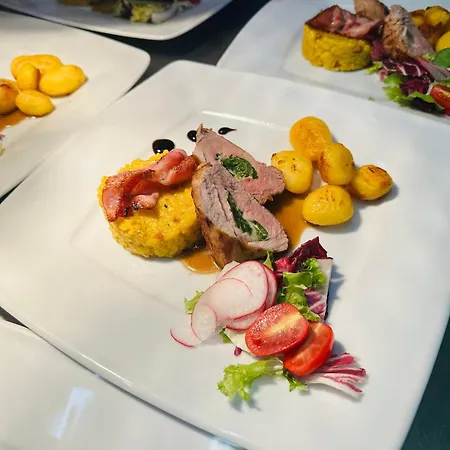 Raketa Residence, Restaurant &