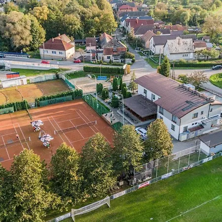 Raketa Residence, Restaurant & ゲストハウス