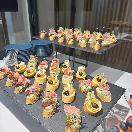 Raketa Residence, Restaurant &