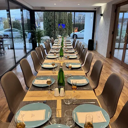 Raketa Residence, Restaurant & ゲストハウス プリエヴィドザ