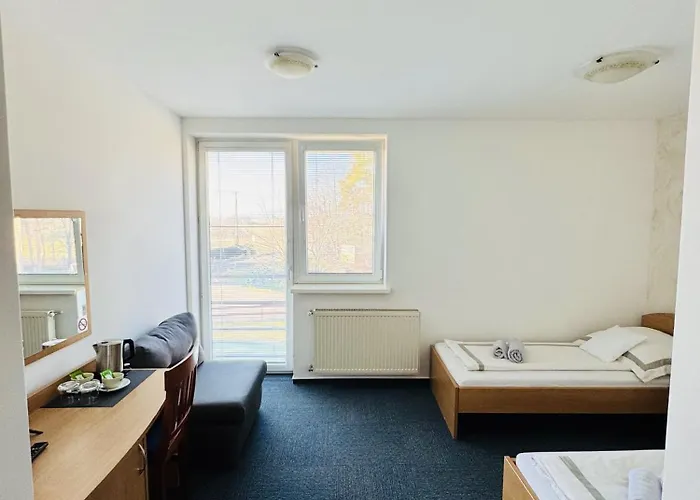 Raketa Residence, Restaurant & 3*